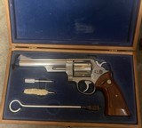 Smith and Wesson 629 (6 inch barrel, p and r) - 1 of 8