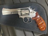 Smith and Wesson 686-4 (4 in, combats)