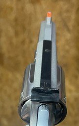 Smith and Wesson 66-1 ( p and r) - 4 of 8