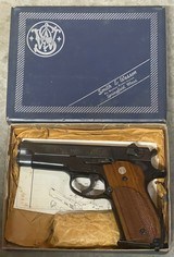 Smith and Wesson 39-2 (blue, original box) - 2 of 9