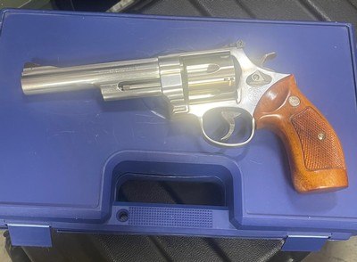 Smith and Wesson 657-4 (orig. box)