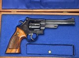Smith and Wesson 29-2 (6 in, blue, box) - 1 of 8