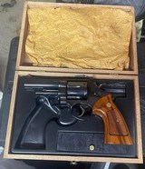 Smith and Wesson 29-2 (4 in, box) - 2 of 8