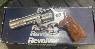 Smith and Wesson 625-2 (orig. box)