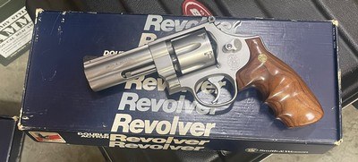 Smith and Wesson 625-3 (4 inch, orig. box)