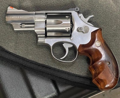 Smith and Wesson 657 (3 inch, combats)