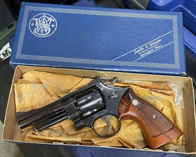 Smith and Wesson 24-3 (4 in, blue, box)