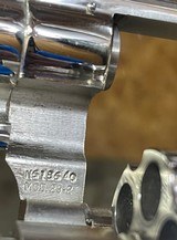 Smith and Wesson 29-2 (4 in, nickel) - 5 of 8