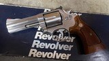 Smith and Wesson 686 (4 in, box, tools)