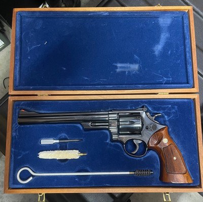 Smith and Wesson 29-2 (8 3/8ths, complete!)