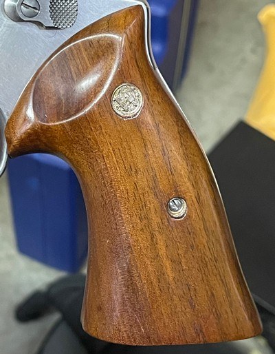 Smith and Wesson 624 (4 inch pinned barrel, targets) - Image 6 of 6