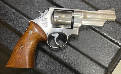 Smith and Wesson 624 (4 inch pinned barrel, targets) - Image 2 of 6