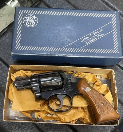 Smith and Wesson 12-3 (2 in, blue, orig box) - Image 2 of 8