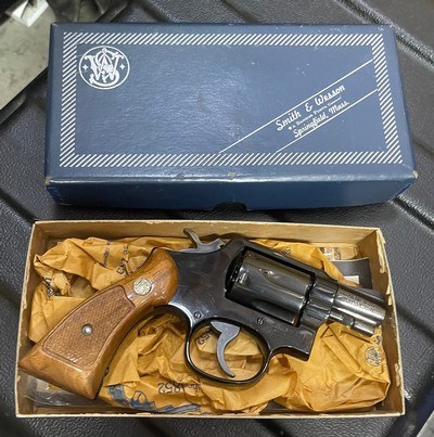 Smith and Wesson 12-3 (2 in, blue, orig box) - Image 1 of 8