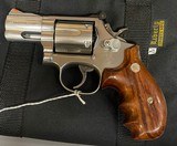 Smith and Wesson 686-4 (2 1/2 in, combats) - 1 of 6
