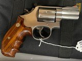 Smith and Wesson 686-4 (2 1/2 in, combats) - 2 of 6
