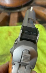 Smith and Wesson 639 (2 extra mags) - 4 of 7