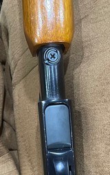 Remington 572 (pump, 22, nice wood!) - 8 of 10