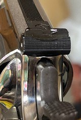 Smith and Wesson 19-3 (2 1/2 in, nickel) - Image 4 of 7