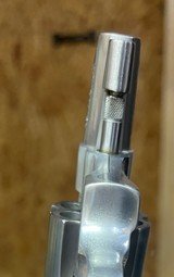 Smith and Wesson 632 (32 mag, orig box) - 3 of 9