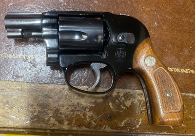 Smith and Wesson 38 (snub, blue) - Image 1 of 2