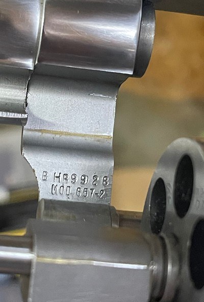 Smith and Wesson 657-2 (6 inch ventilated rib, original box) - Image 5 of 9