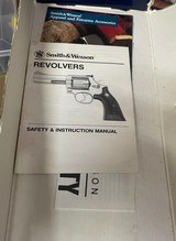 Smith and Wesson 657-2 (6 inch ventilated rib, original box) - Image 9 of 9
