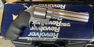Smith and Wesson 657-2 (6 inch ventilated rib, original box) - Image 2 of 9
