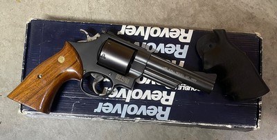 Smith and Wesson 25-7 (matte blue, unfluted, 45 colt) - Image 2 of 8