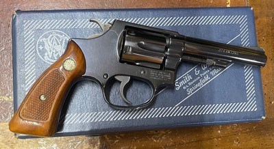 Smith and Wesson 31-1 (4 in, blue) - Image 2 of 5