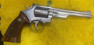 Smith and Wesson 66-1 (6 inch, p and r) - Image 2 of 8