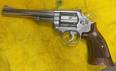Smith and Wesson 66-1 (6 inch, p and r) - Image 1 of 8