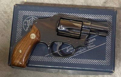 Smith and Wesson 40 (1 7/8ths, blue, orig box) - Image 2 of 7