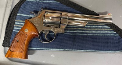 Smith and Wesson 29-3 (6 in, nickel) - Image 2 of 6
