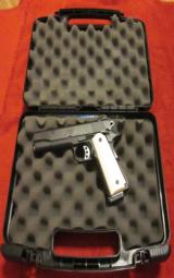 Kimber Custom II (Cosmetic Damage) - 1 of 12