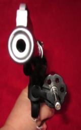 Smith & Wesson Model 18-7
22 LR - 9 of 12