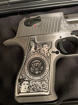 Donald Trump Desert Eagle 50AE Special Edition - 3 of 3