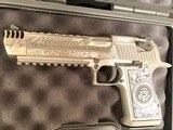 Donald Trump Desert Eagle 50AE Special Edition - 1 of 3