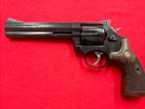Smith and Wesson Model 586 - Near MINT! - 1 of 3