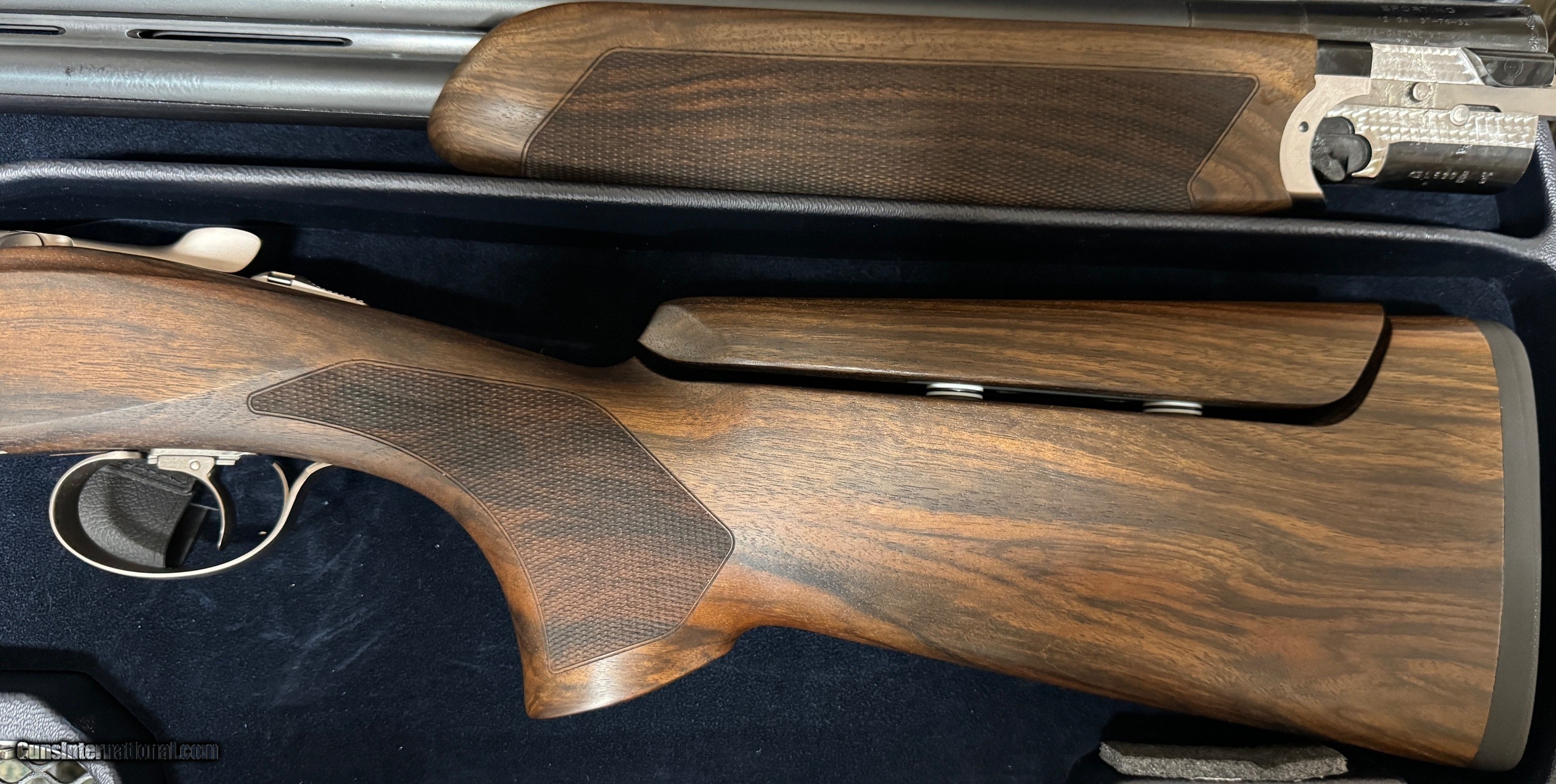 Beretta 694 Sporting 12ga 32"BBL BFast Hard Case and 5 Extended Chokes