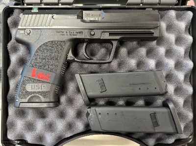Heckler & Koch USP V1 9mm 4.25” Barrel 3x 10-round magazines. HK Night Sights. New in box. #17277 81000310
