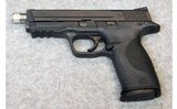 Smith & Wesson ~ M&P40 ~ 9 mm Luger. - 2 of 3