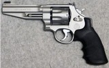 Smith & Wesson ~ 627-5 Performance Center ~ .357 Magnum. - 2 of 3
