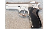 Smith & Wesson ~ 5906 ~ 9 mm Luger. - 2 of 2