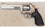 Smith & Wesson ~ 617-4 ~ .22 Long Rifle. - 2 of 2