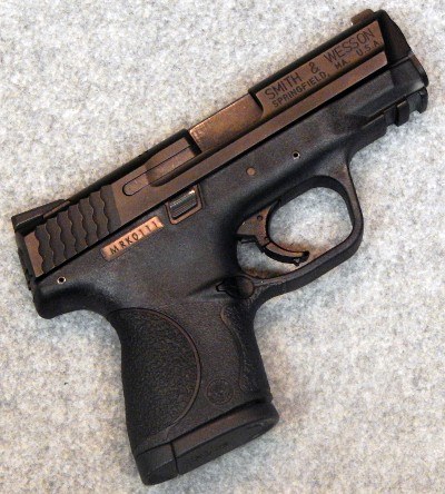 Smith & Wesson ~ M&P9C ~ 9 mm Luger.