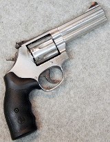 Smith & Wesson ~ 686-6 ~ .357 Magnum. - 1 of 2