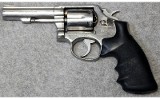 Smith & Wesson ~ 64-7 ~ .38 Special. - 2 of 2