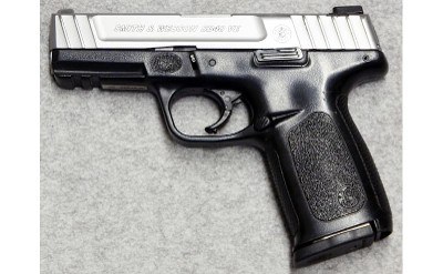 Smith & Wesson ~ SD40VE ~ .40 S&W. - Image 2 of 2