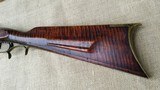 FINE ANTIQUE SOUTHERN FULLSTOCK BLACK POWDER RIFLE CURLY TIGER MAPLE PEWTER NOSE INLAY BEARDEN ATTRIB TENNESSEE KENTUCKY LONGRIFLE MUZZLELOADER - 11 of 15